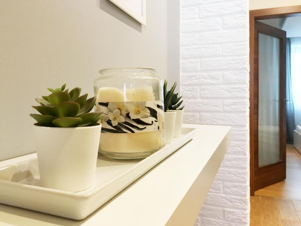 2Br Apt With Free Garage Parking, Close To The Historic Centre Братислава Екстериор снимка