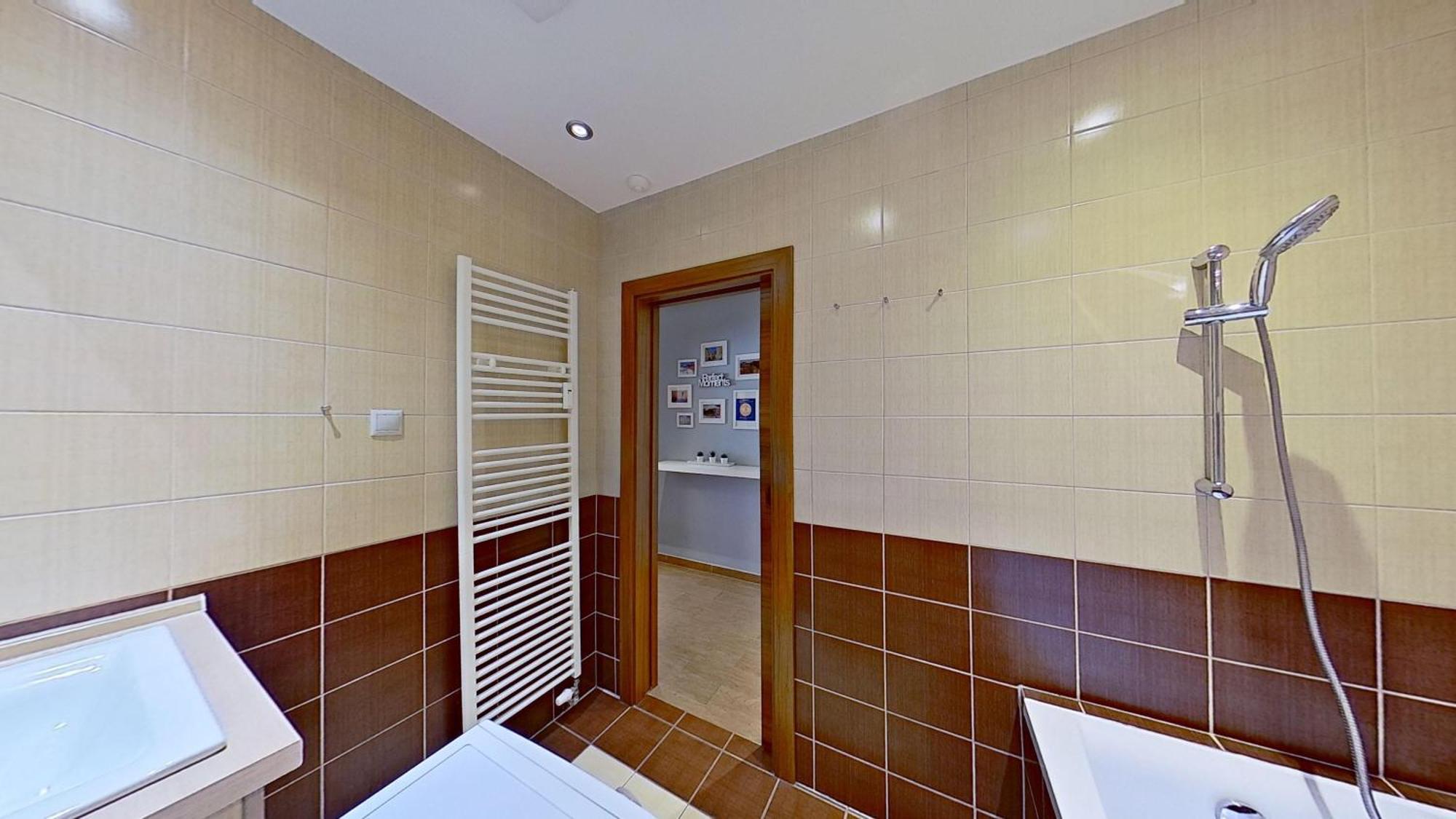2Br Apt With Free Garage Parking, Close To The Historic Centre Братислава Екстериор снимка