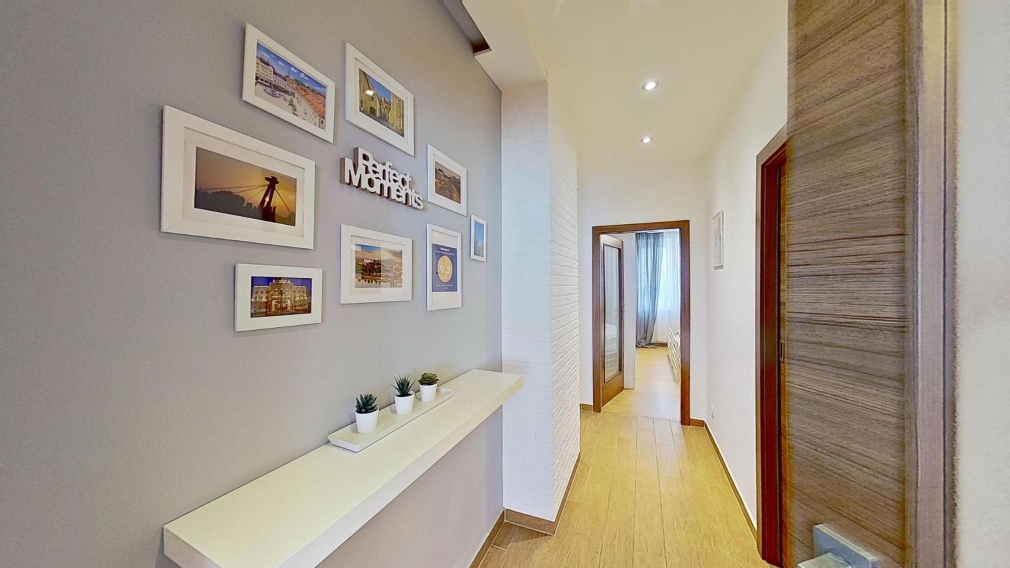 2Br Apt With Free Garage Parking, Close To The Historic Centre Братислава Екстериор снимка